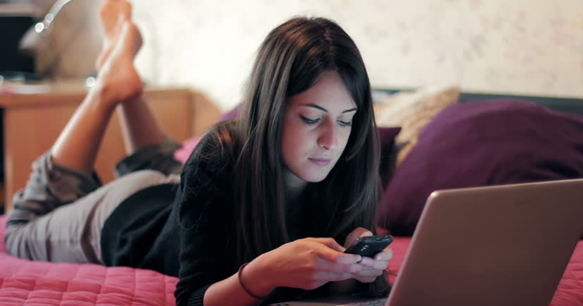 smart phone affects your health happiness and sleep